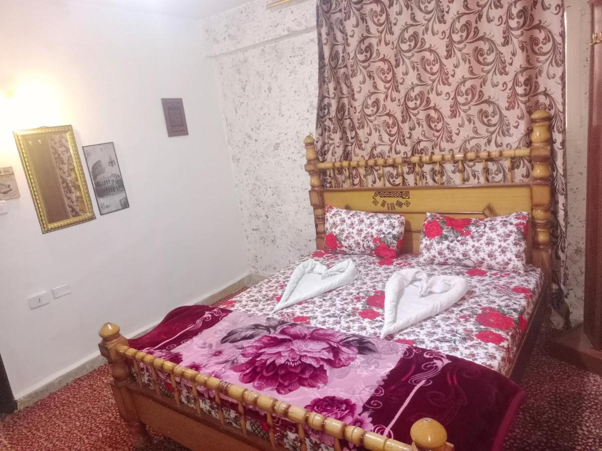 Local Home Wadi Musa Exterior photo